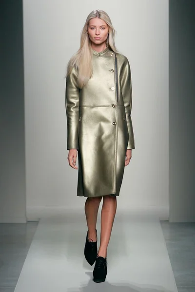 Look 8